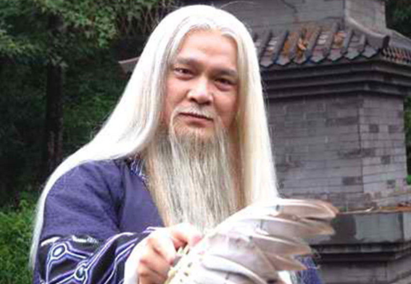 金庸究竟多讨厌这一个姓氏?出了6个坏人,一个