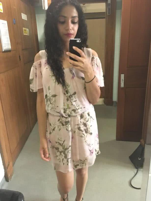 英国24岁女子生理期非常正常,竟然在腹部疼痛