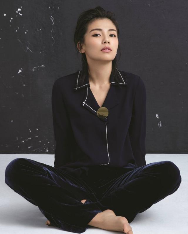 刘涛真会穿!40岁比20岁的关晓彤还嫩,网友:王珂真是赚大发了! 刘涛真会穿!40岁比20岁的关晓彤还嫩,网友:王珂真是赚大发了!