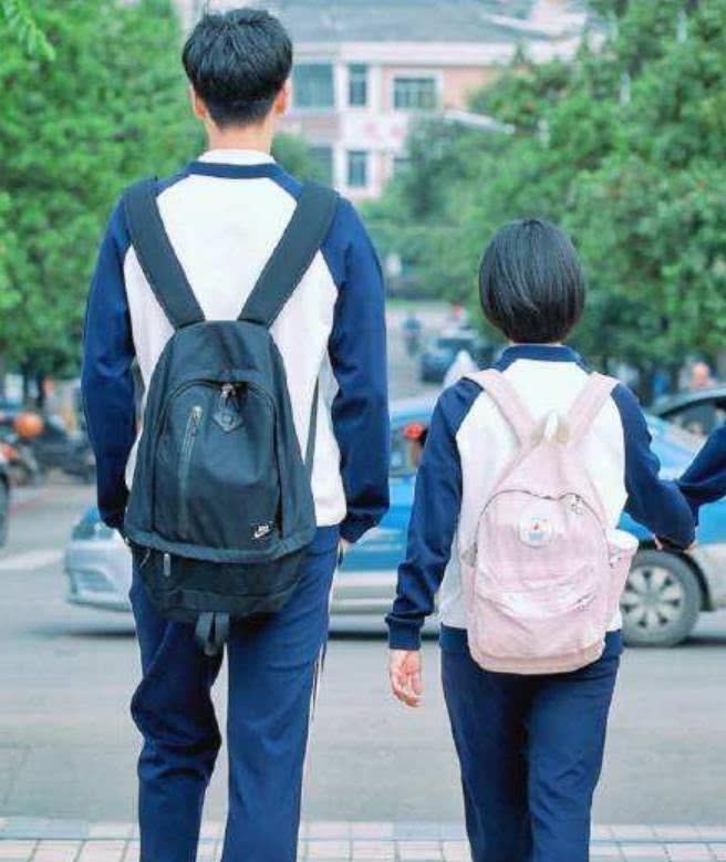 160和180身高距离图,160和170身高距离图 当160的沈月遇上172华晨宇,身高差距不是重点,关键太甜!