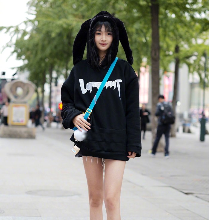 好看小姐姐16岁左右图片