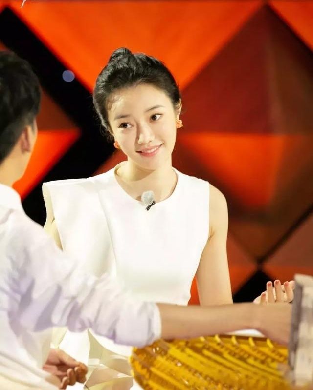 《我家那小子》女主持人做美食非常讨喜,却被