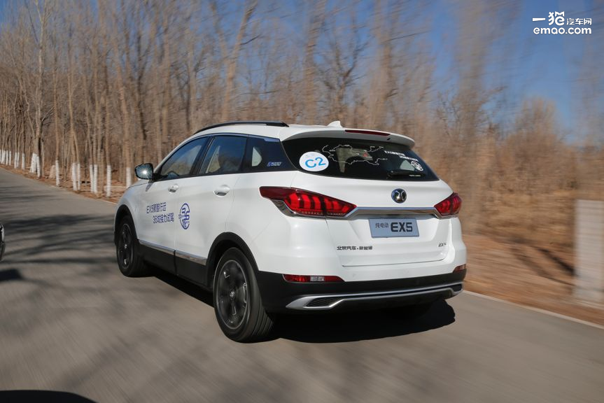 造型时尚/配置丰富/续航达415km 试驾北汽新能源EX5