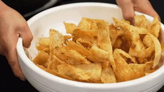 馄饨皮不止能包馄饨,教你新做法,小零食解决啦!