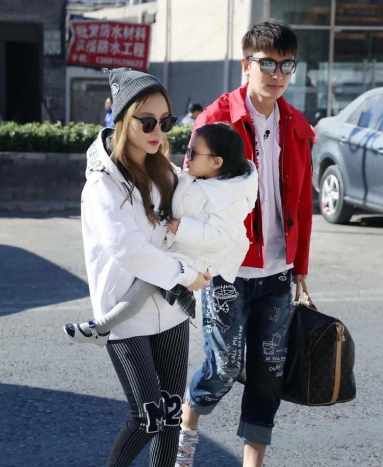 贾乃亮离婚协议实锤曝光?每月要支付10万抚养