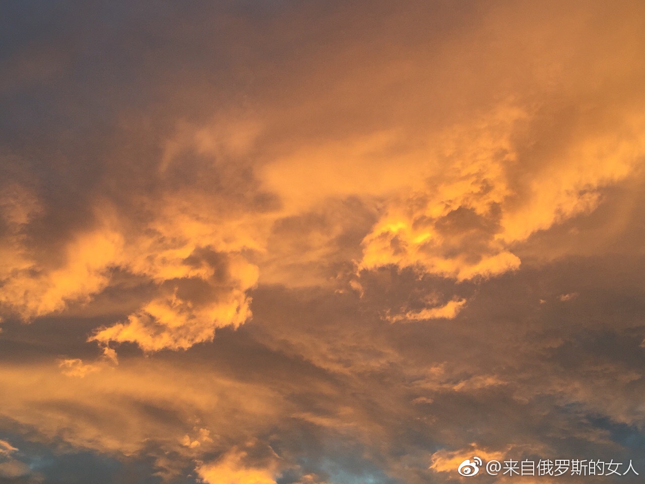 傍晚蘭州 一片一片的火燒云 傍晚蘭州 一片一片的火燒云