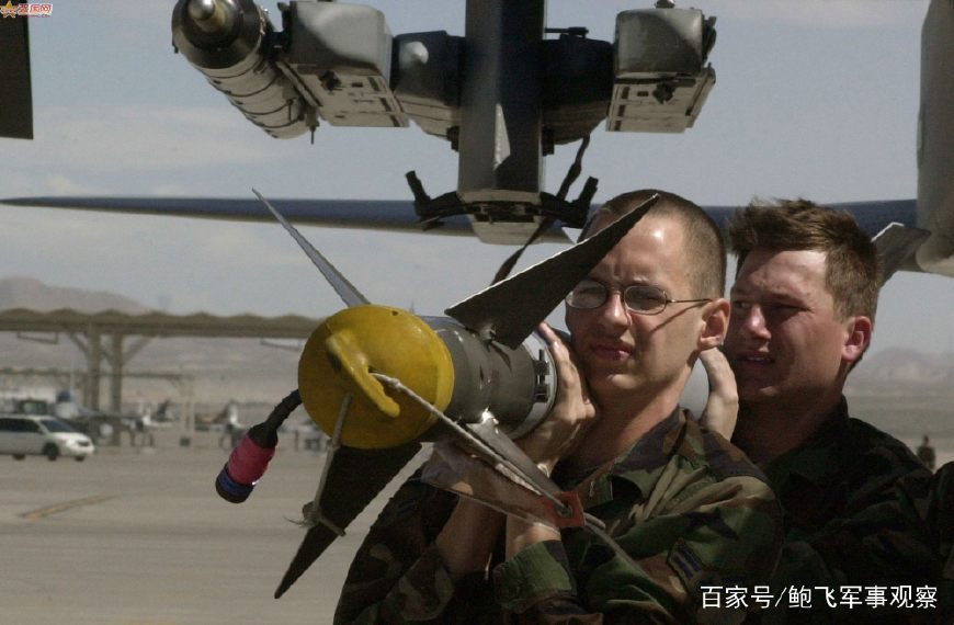 美军F22的隐身涂层有多娇贵?看看其挂导弹就