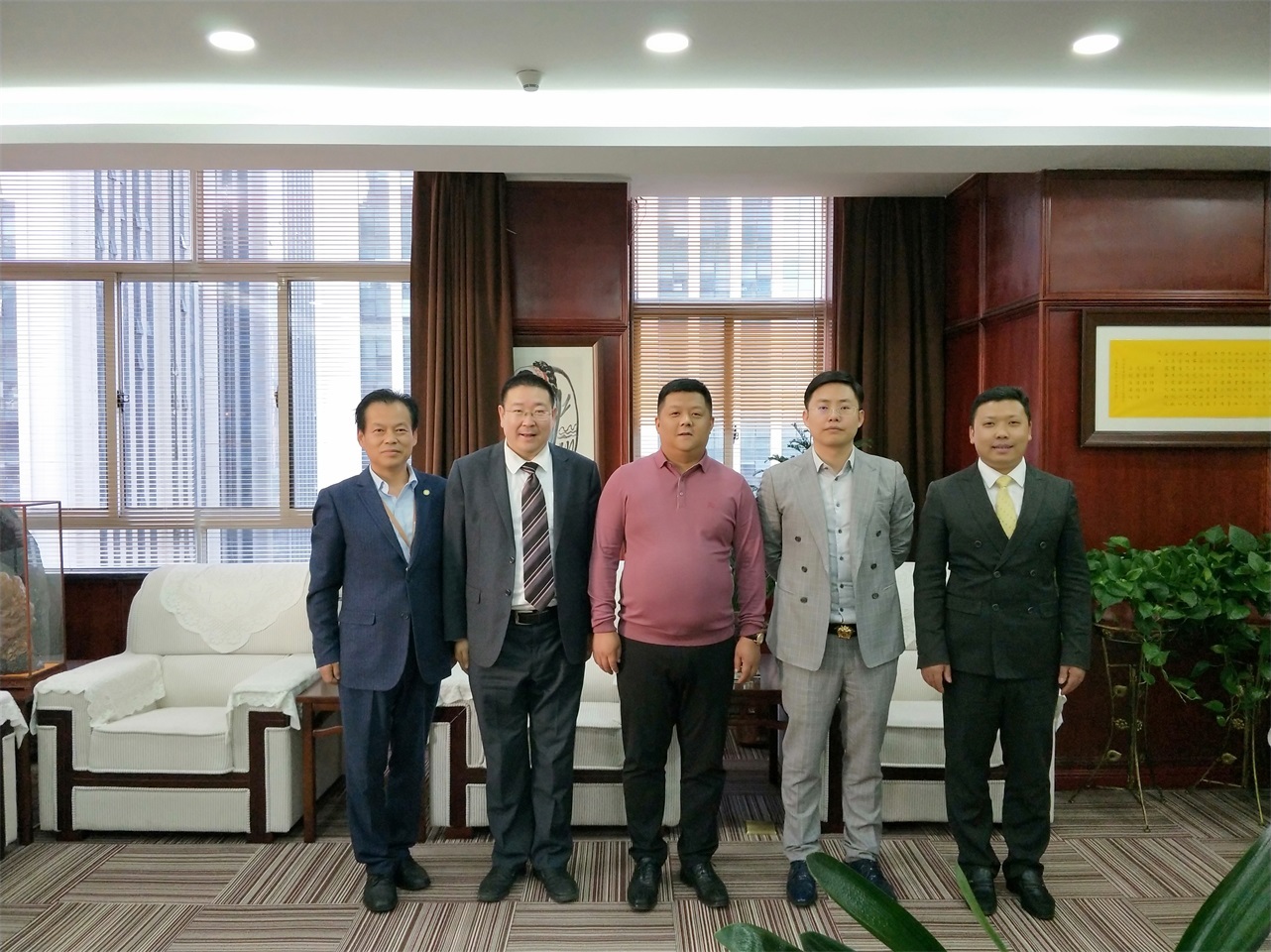 宏观调控下如何解决资金和土地难题?宋卫平和绿城中国对策是啥