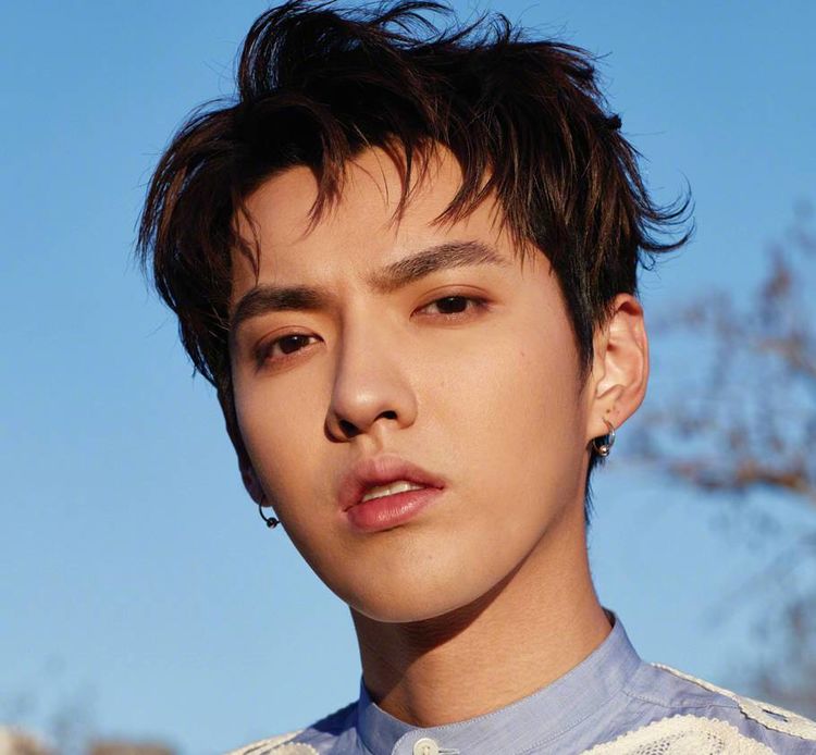 吴亦凡巡回演唱会官宣,南京北京重庆三地开唱