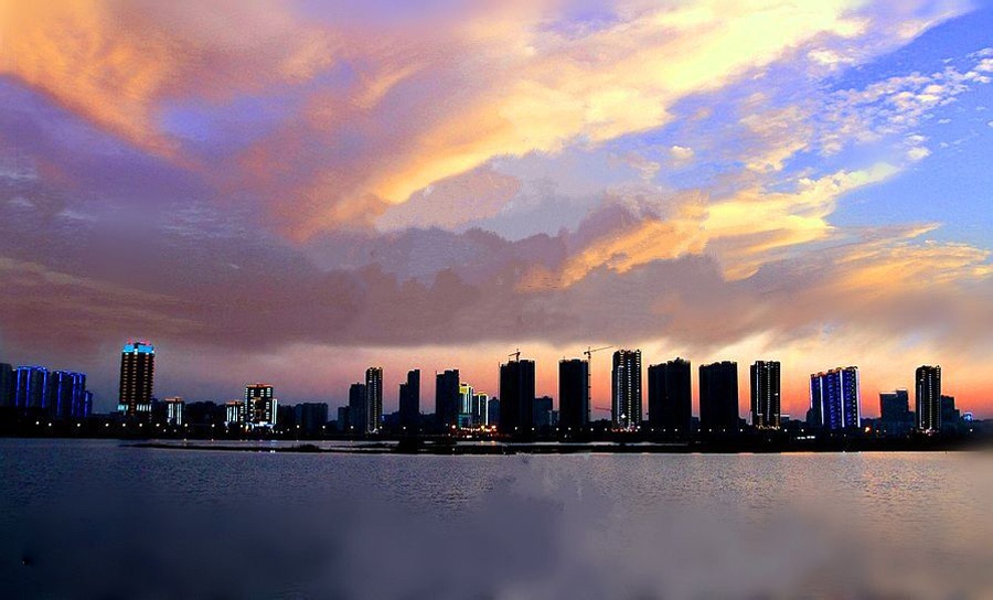 湖北最强的县级市,和黄石市区相邻,是全国百强县之一