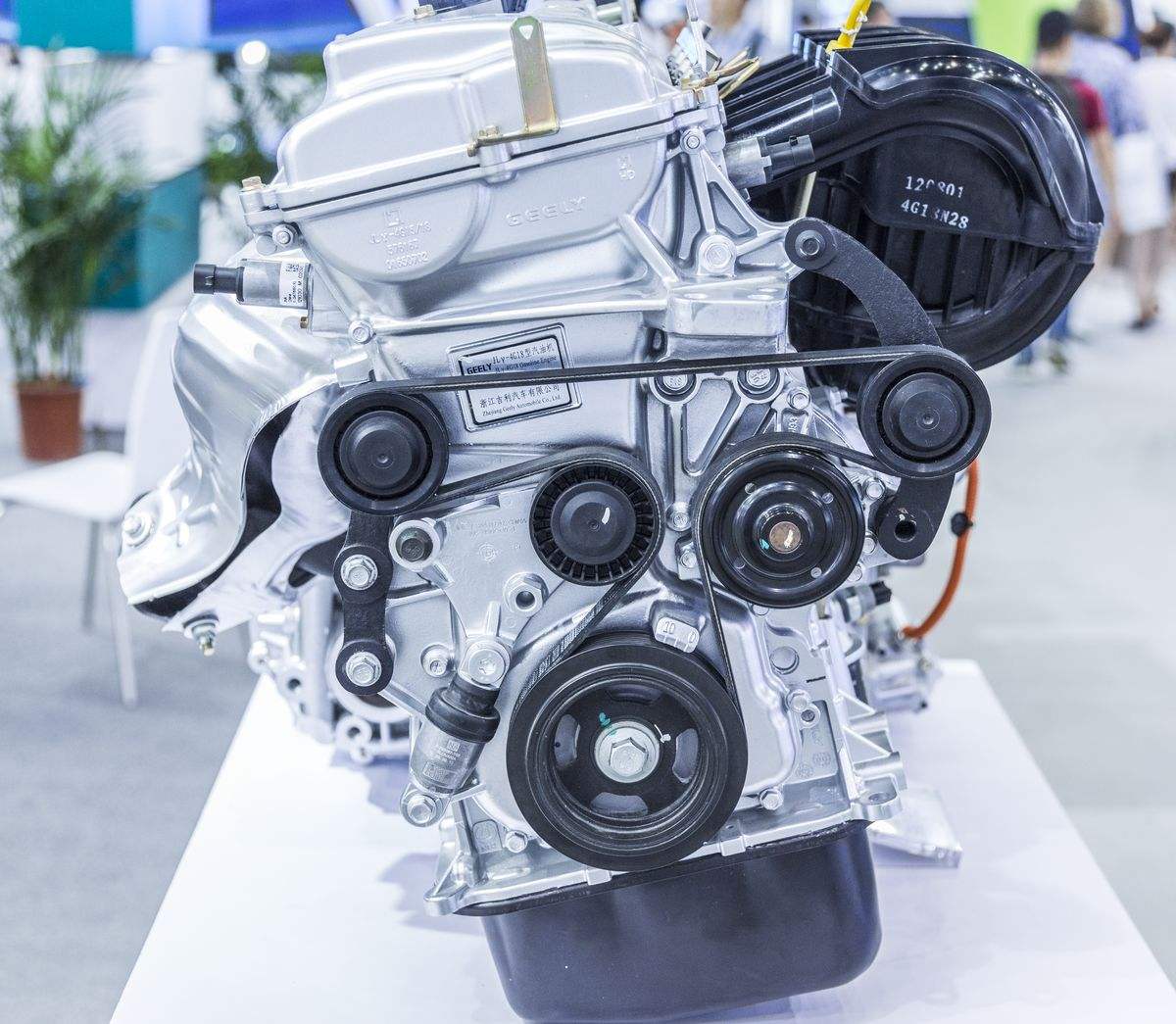 国产发动机落后全怪起步晚？知晓内情后，车友：不想再骂了