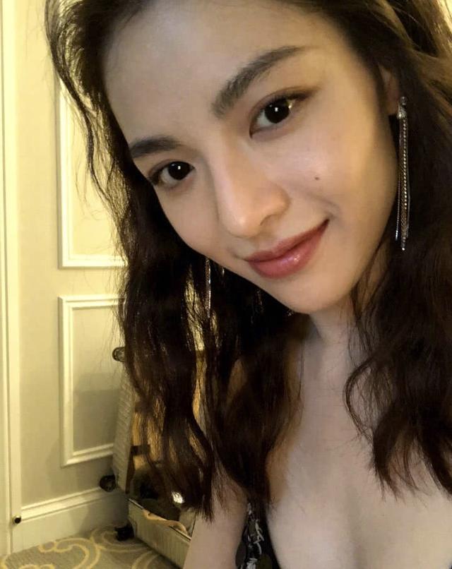 钟楚曦是高级脸?可是和苗苗同框的时候气质还是被秒杀!