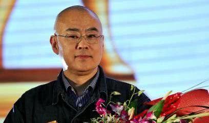 他在北京买下10套房存放读者来信，如今房价上涨身家几十亿