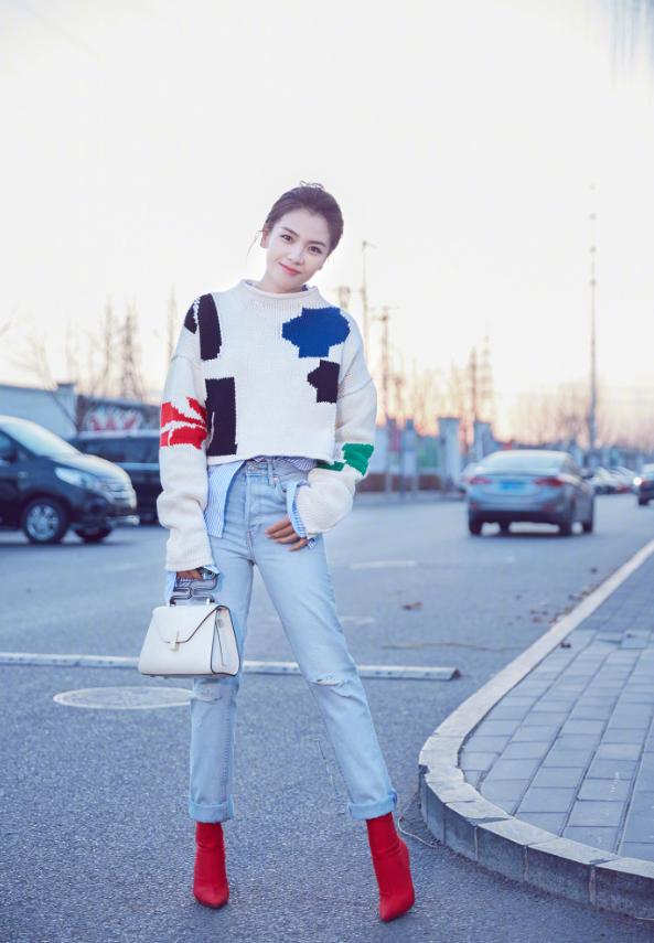 刘涛真会穿!40岁比20岁的关晓彤还嫩,网友:王珂真是赚大发了! 刘涛真会穿!40岁比20岁的关晓彤还嫩,网友:王珂真是赚大发了!