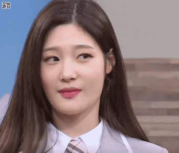 搞笑gif动图:这么小就会耍帅,我像他这么大的时候还只