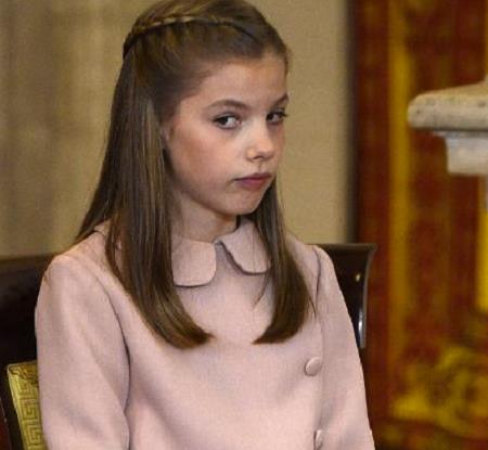 大家都把目光放在西班牙长公主身上,谁注意到索菲亚的眼神?嫉妒