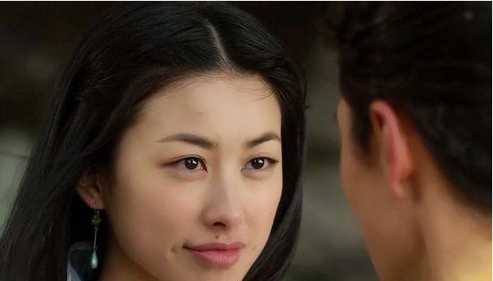 名字倒过来念的读音竟一模一样,这些明星的名