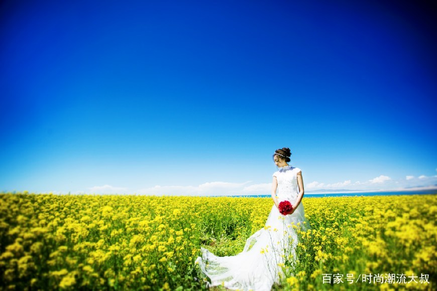 茶卡盐湖拍婚纱照价格_茶卡盐湖天空之镜图片(2)