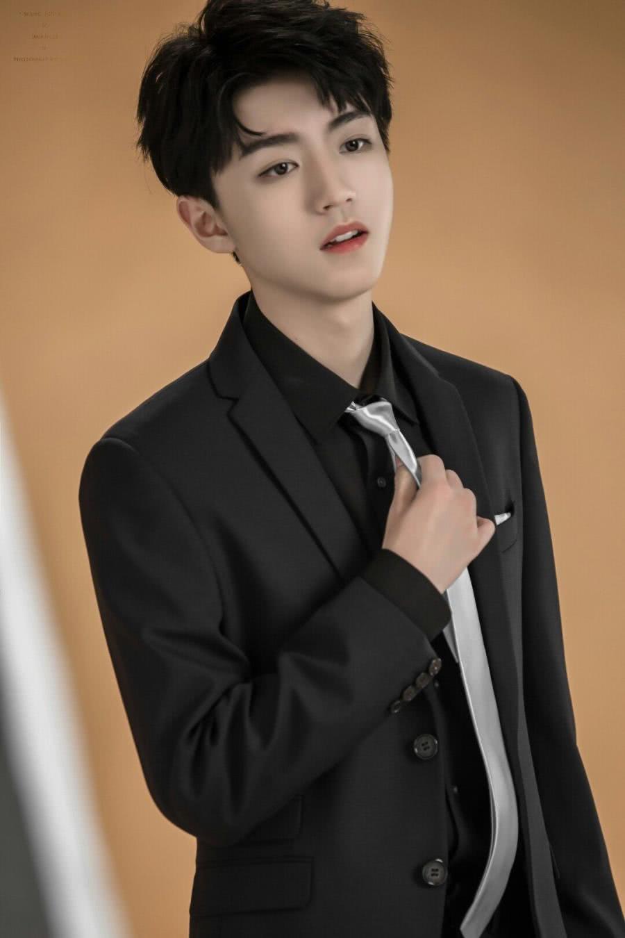 王俊凯,王源和小时候反差大,尤其王源对自己曾经说过的话,打脸了!|立个