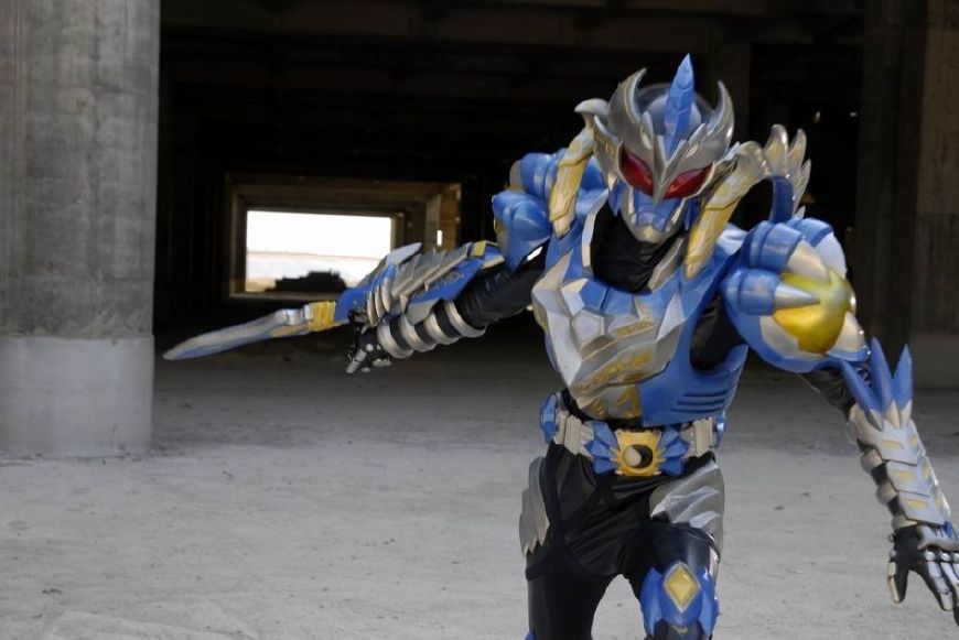 铠甲勇士:5大铠甲实力排名，黑犀只排中等，地虎绝对充话费送的