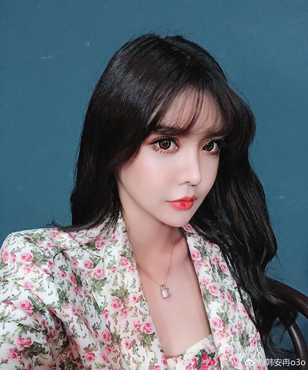 说好活到老整到老,现在韩安冉顺利产子,在产房还要直播!|韩安冉|产房