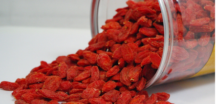 男人喝黑枸杞好还是红枸杞好