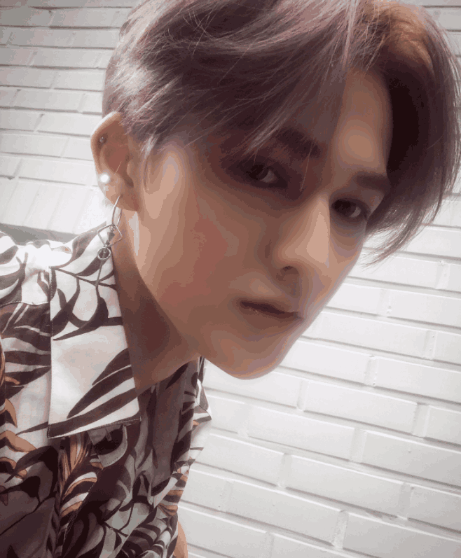 朱正廷把头发剪成板寸, 短发的他男人味十足,