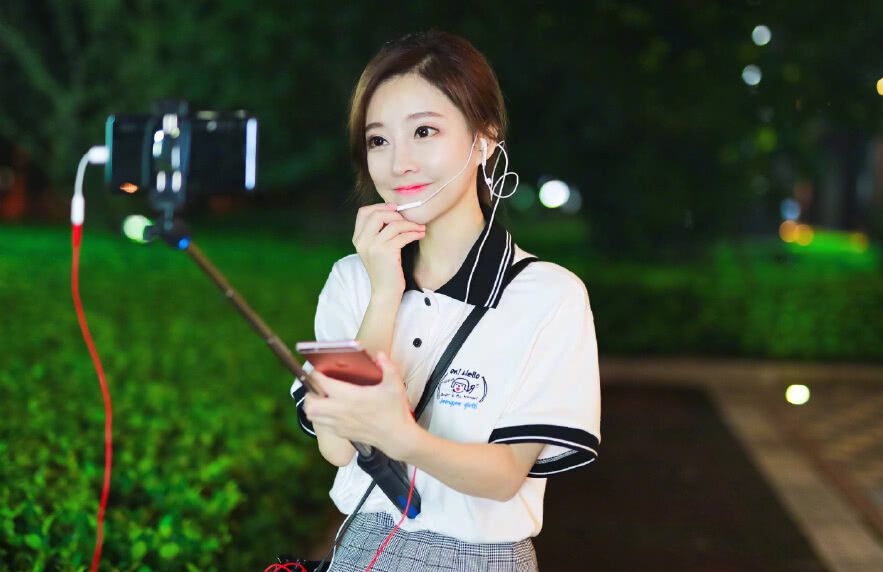 斗鱼又现一位大土豪?两个月刷百万,还有近五