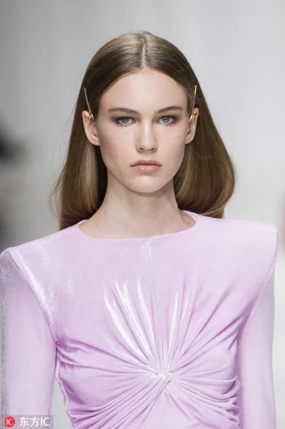 谁还不是小仙女?一个发夹让你轻松变时髦