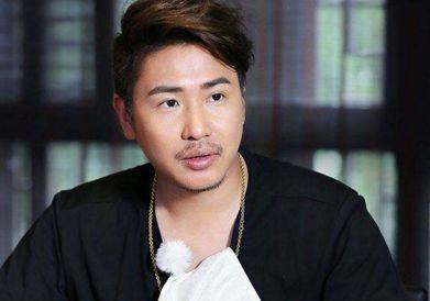 当年跪拜郭德纲的欧弟,如今不在德云社,离开背