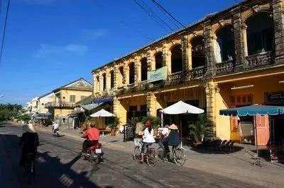 此国比韩国更可恨,一边笑眯眯赚中国人的钱,一