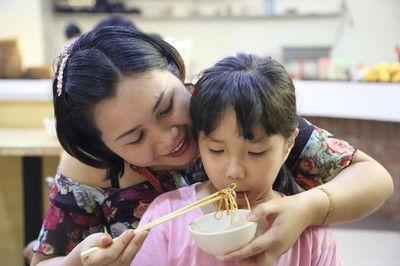 孩子长大没出息，多半以下是3件事父母做多了，别怪孩子了