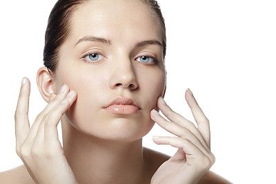 脸上长痘了怎么办?原来之前方法都错了 脸上长痘了怎么办?原来之前方法都错了