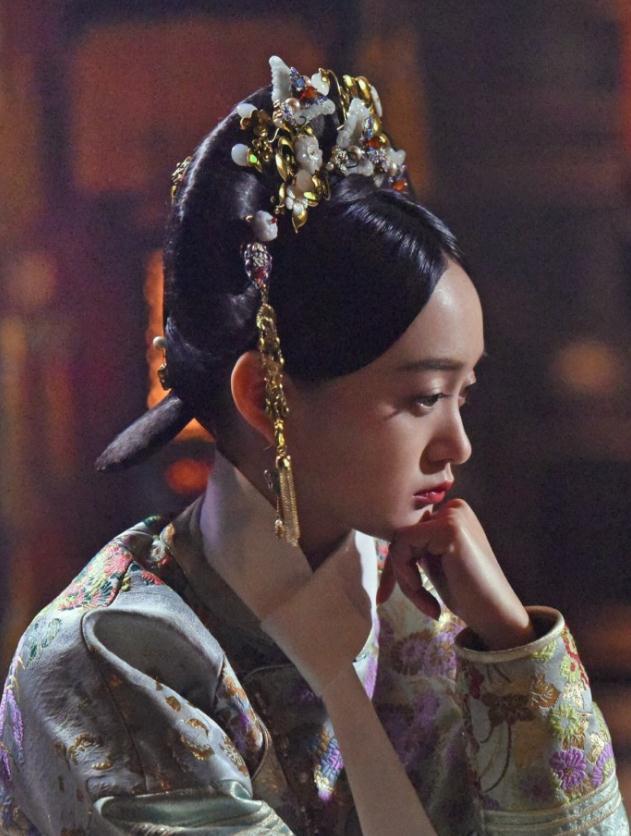 又一古装大片《凤弈》即将上线,万年配角何泓姗徐正溪