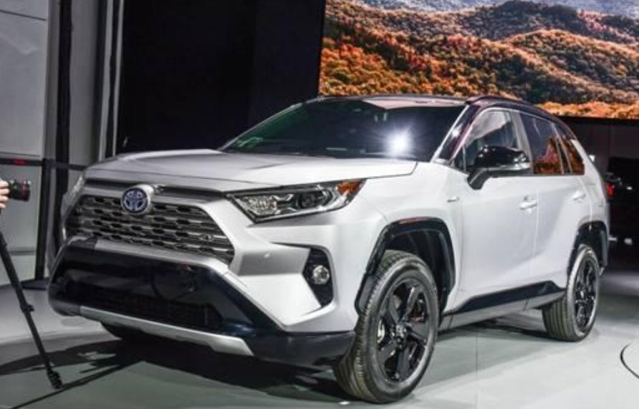 新出丰田suv16万元,丰田威兰达新能源 新一代丰田硬汉suv rav4北美售价约17.7万,2019年引入