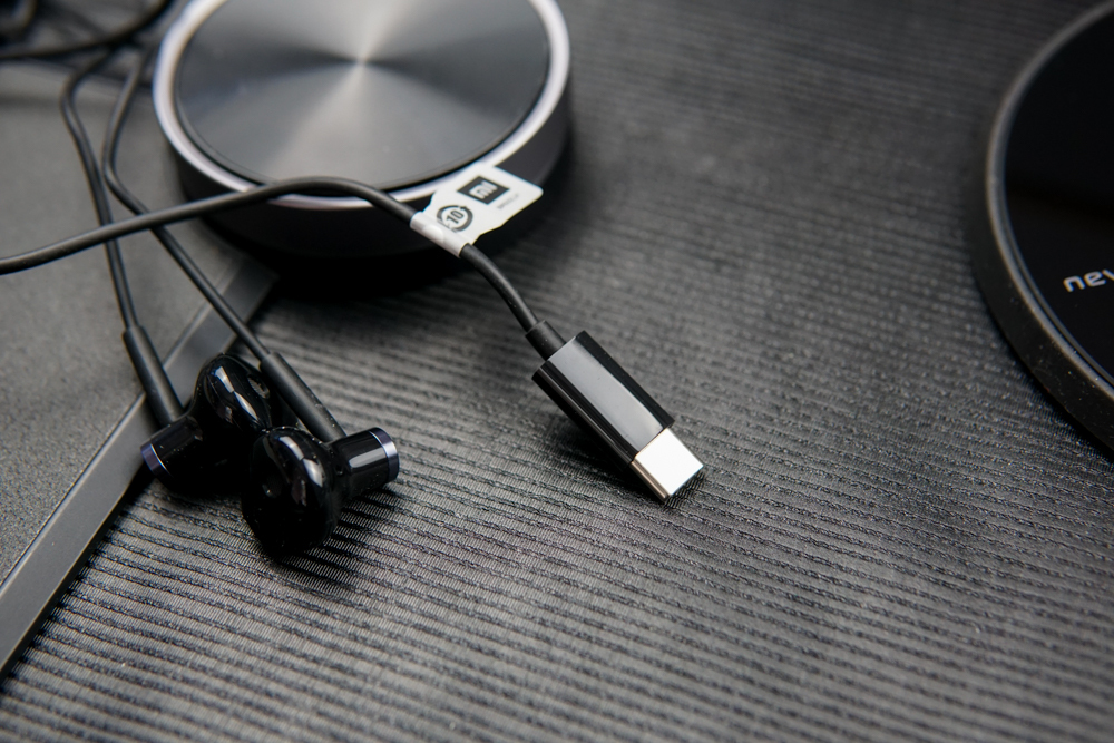 小米Type-C新品,售价99元,还在纠结手机取消耳