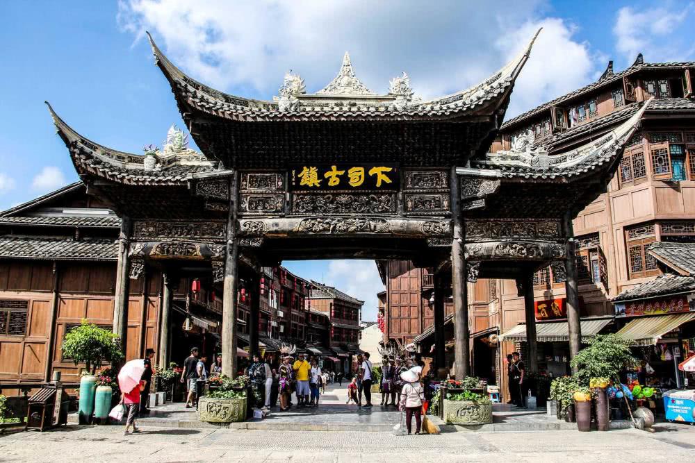 前往凯里【下司古镇】,古镇是国家 aaaa 级旅游景区,贵州省省级风景