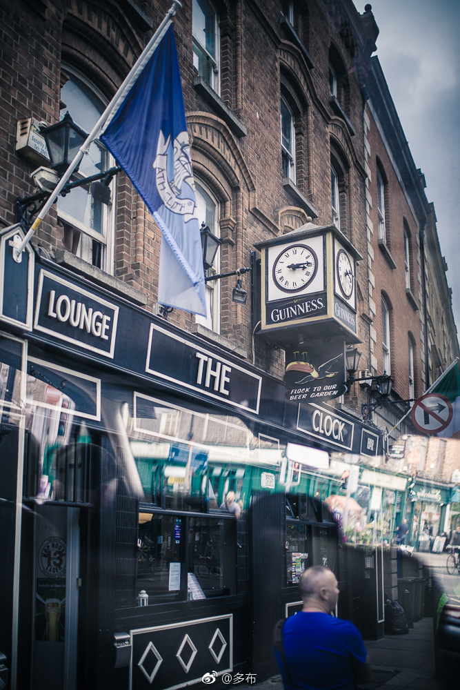 走過(guò)愛(ài)爾蘭，草木繁茂的鄉(xiāng)野和古韻深沉的城市