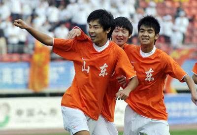 位置尴尬!王彤入里皮法眼太难,年轻时履历太过