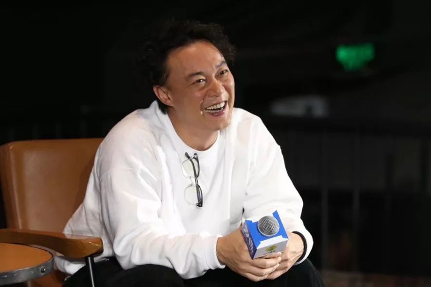 陈奕迅夺得2019红馆跨年档期！简单穿搭更能体现Eason个人魅力！