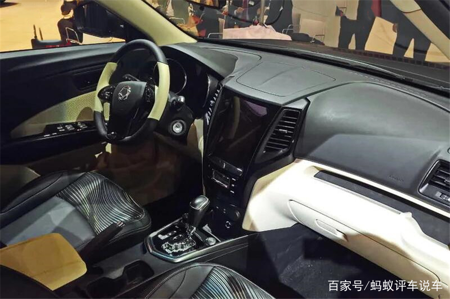 这车上市不用盯着汉兰达了!纯进口配四驱,比路虎霸气,不足12万