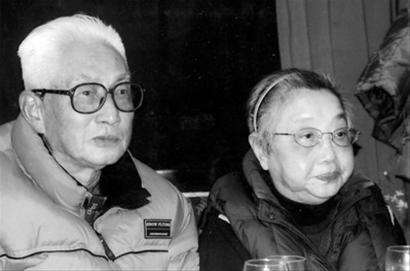 11岁初见面，23岁结婚，分离22年相伴28年，成就最美爱情