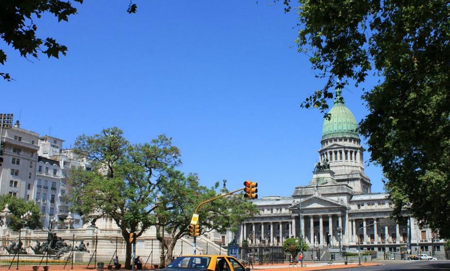 阿根廷国会大厦,位于国会广场西端,是一座意大利学院派建筑!
