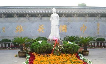 秋瑾和鲁迅为何大动干戈？秋瑾对鲁迅放出一句狠话，至今赫赫有名