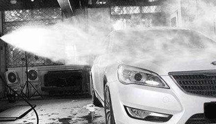 车内太脏怎么办？别只会用毛巾擦