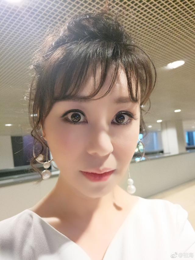 著名女歌唱家祖海，嫁给大37岁老板，如今被抛弃