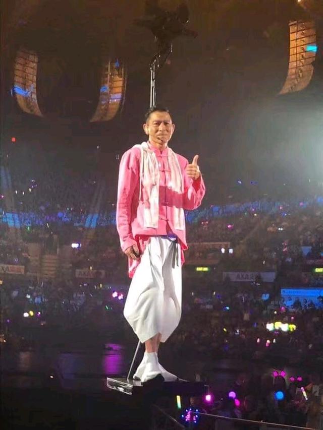 刘德华中止演唱会图片