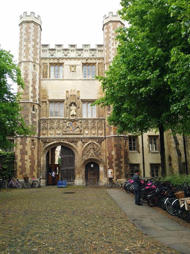 没上过剑桥但逛过剑桥跟没吃过猪肉但见过猪走感觉一样!