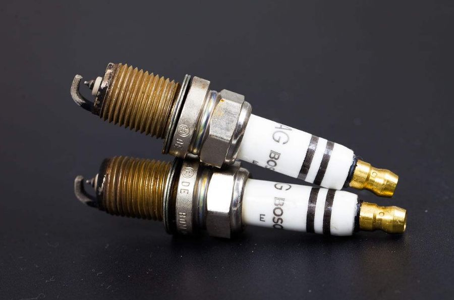 更换火花塞很容易？汽修师傅：这四个细节才是看家本领！