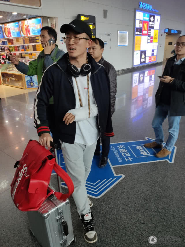 姜至鹏因伤无法参加中国杯 国足征调刘洋补足